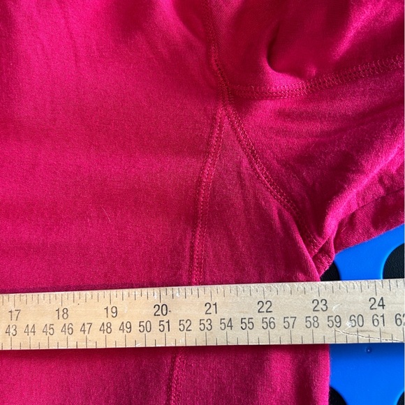 Peloton Sweatshirt Side Slit Red Super Soft Light Size XL - Picture 9 of 9
